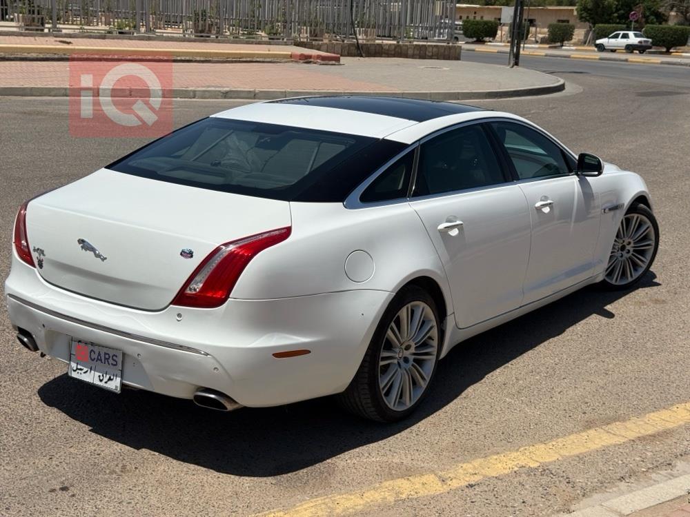 جاكوار XJ